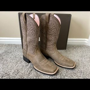 Ariat Women’s Round Up Remuda Cowgirl Boots
